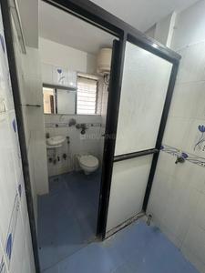 Bathroom Image of 1500 Sq.ft 3 BHK Apartment / Flat for rent in Andheri West Mumbai for Rs. 100000