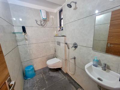 Bathroom Image of 1650 Sq.ft 3 BHK Apartment / Flat for rent in DB Pride, Talawali Chanda Indore for Rs. 32000