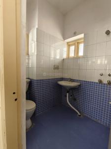 Bathroom Image of 2000 Sq.ft 4 BHK Apartment / Flat for sale in Madhur Jeevan Apartments, Sector 56 Gurgaon for Rs. 25100000