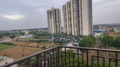 Image of 950 Sq.ft 3 BHK Apartment / Flat for sale in Signature Global The Roselia, Sector 95A, Gurgaon for Rs. 7800000