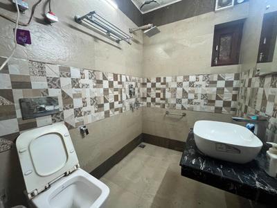 Image of 1100 Sq.ft 2 BHK Apartment / Flat for sale in DDA Flats Vasant Kunj, Vasant Kunj, New Delhi for Rs. 35000000