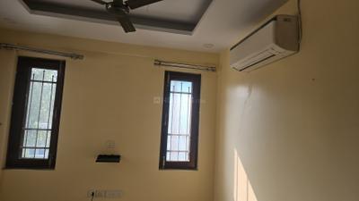 Bedroom Image of 4500 Sq.ft 3.5 BHK Builder Floor for rent in Sector 36 Noida for Rs. 90000