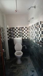 Bathroom Image of 600 Sq.ft 1 BHK Builder Floor for rent in Mangalabag Cuttack for Rs. 10000