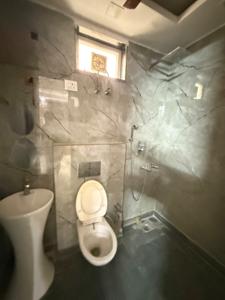 Image of 1450 Sq.ft 3 BHK Builder Floor for rent in Rajouri Garden, New Delhi for Rs. 40000