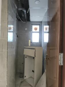 Common Bathroom Image of 1450 Sq.ft 3 BHK Apartment / Flat for sale in Noida Extension Greater Noida for Rs. 5600000