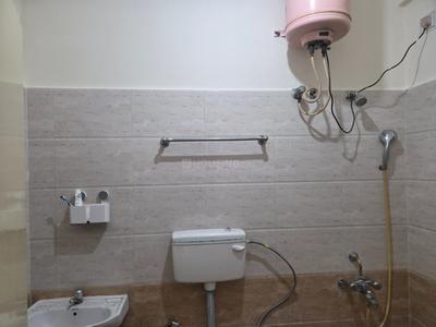 Bathroom Image of 1200 Sq.ft 2 BHK Independent House for rent in Basaveshwara Nagar Bengaluru for Rs. 25000