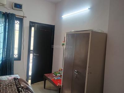 Bedroom Image of 450 Sq.ft 1 RK Builder Floor for rent in Safdarjung Enclave New Delhi for Rs. 25000