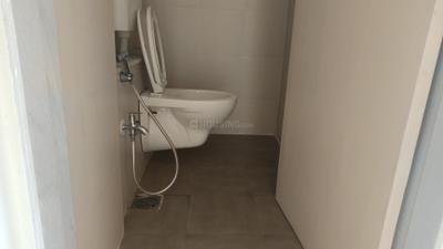 Bathroom Image of 639 Sq.ft 1 BHK Apartment / Flat for rent in Lodha Vista, Lower Parel Mumbai for Rs. 55000