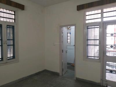 Bedroom Image of 1250 Sq.ft 3 BHK Apartment / Flat for rent in Vikaspuri New Delhi for Rs. 37000