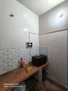 Kitchen Image of 800 Sq.ft 2 BHK Apartment / Flat for rent in Phool Bagan Kolkata for Rs. 22500