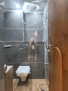 Common Bathroom Image of 950 Sq.ft 2 BHK Apartment / Flat for sale in Kulesara Greater Noida for Rs. 4000000