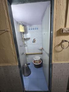 Bathroom Image of 850 Sq.ft 1.5 BHK Independent House for rent in Vashi Navi Mumbai for Rs. 50000