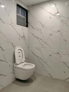 Common Bathroom Image of 1300 Sq.ft 3 BHK Apartment / Flat for sale in Metro Regalia, Thane West Thane for Rs. 21560000