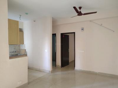 Living Room Image of 920 Sq.ft 2.5 BHK Apartment / Flat for sale in Amrapali Dream Valley 2, Noida Extension Greater Noida for Rs. 6860000