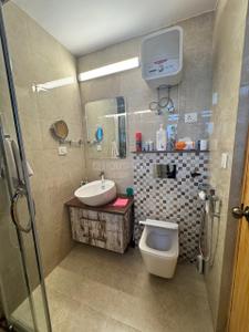 Bathroom Image of 1700 Sq.ft 3 BHK Apartment / Flat for rent in Om Satyam Apartment, Sector 4 Dwarka New Delhi for Rs. 60000