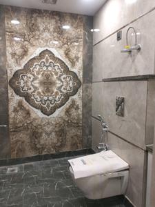 Common Bathroom Image of 1050 Sq.ft 3 BHK Apartment / Flat for sale in Shalimar Bagh New Delhi for Rs. 16500000