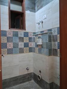 Common Bathroom Image of 1450 Sq.ft 3 BHK Apartment / Flat for sale in JMD Marvella Homes 2, Sector 73 Noida for Rs. 5800000