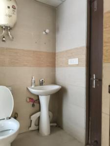 Common Bathroom Image of 890 Sq.ft 2 BHK Apartment / Flat for sale in Supertech Eco Village 2, Noida Extension Greater Noida for Rs. 4700000