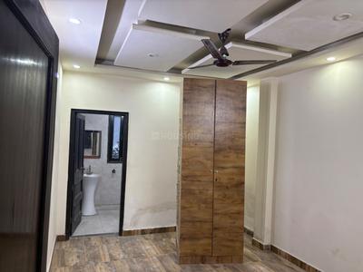 Bedroom Image of 1500 Sq.ft 3 BHK Builder Floor for rent in Kirti Nagar New Delhi for Rs. 38000