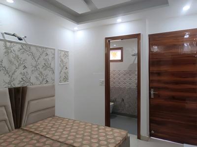 Bedroom Image of 1125 Sq.ft 4 BHK Apartment / Flat for sale in Sector 38 Rohini New Delhi for Rs. 7500000
