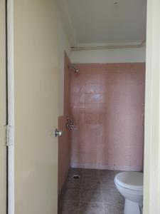 Common Bathroom Image of 953 Sq.ft 2 BHK Apartment / Flat for rent in Jaypee Aman, Aurangabad Noida for Rs. 17000