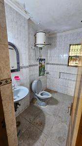 Image of 1850 Sq.ft 3 BHK Duplex for sale in Swaraj Homes Pocket H Market Sarita Vihar RWA, Sarita Vihar, New Delhi for Rs. 32400000