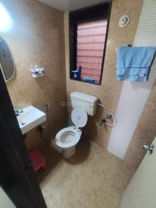 Bathroom Image of 750 Sq.ft 2 BHK Apartment / Flat for rent in Dahisar West Mumbai for Rs. 50000
