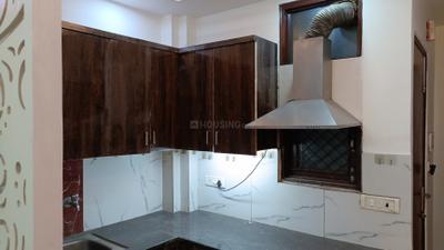 Kitchen Image of 600 Sq.ft 2 BHK Builder Floor for sale in Laxmi Nagar New Delhi for Rs. 4900000