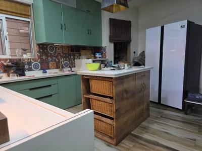Kitchen Image of 3800 Sq.ft 4.5 BHK Duplex for sale in Indiabulls Greens 4, Panvel Navi Mumbai for Rs. 46000000