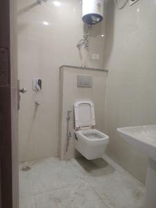 Common Bathroom Image of 1300 Sq.ft 3 BHK Apartment / Flat for rent in Rajpur New Delhi for Rs. 27800