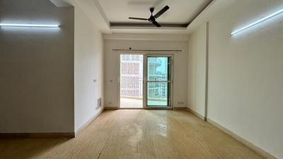 Hall Image of 1250 Sq.ft 2.5 BHK Apartment / Flat for sale in Mahagun Moderne, Sector 78 Noida for Rs. 16500000