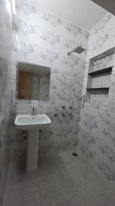 Image of 650 Sq.ft 2 BHK Apartment / Flat for rent in Pitampura, New Delhi for Rs. 25500