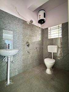 Bathroom Image of 750 Sq.ft 1 BHK Apartment / Flat for rent in HBR Layout Bengaluru for Rs. 20000