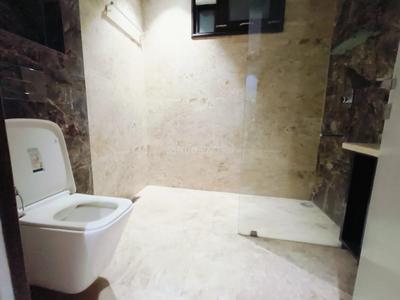 Bathroom Image of 2000 Sq.ft 3 BHK Builder Floor for rent in Karkardooma New Delhi for Rs. 51500