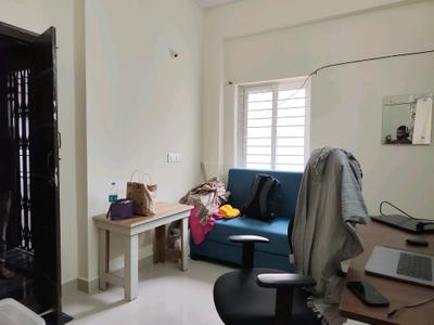 Living Room Image of 900 Sq.ft 1 BHK Apartment / Flat for rent in Kondapur Hyderabad for Rs. 25000