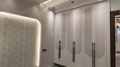 Bedroom Image of 2300 Sq.ft 4 BHK Builder Floor for sale in Kaushambi Ghaziabad for Rs. 34500000