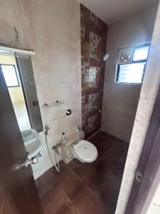 Bathroom Image of 2000 Sq.ft 3 BHK Apartment / Flat for rent in Shivaji Nagar Nagpur for Rs. 55000