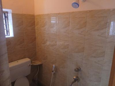 Bathroom Image of 390 Sq.ft 1 RK Apartment / Flat for rent in Keshtopur Kolkata for Rs. 6000