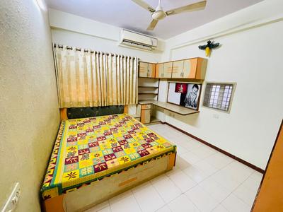 Bedroom Image of 1233 Sq.ft 2 BHK Apartment / Flat for rent in Jodhpur Ahmedabad for Rs. 35000