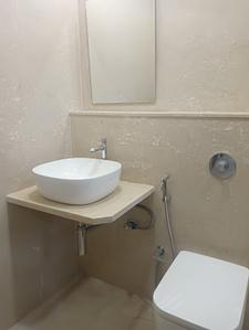 Bathroom Image of 640 Sq.ft 2 BHK Apartment / Flat for sale in Kabra Paradise, Andheri West Mumbai for Rs. 19500000