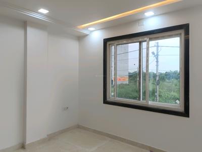 Bedroom Image of 1450 Sq.ft 4 BHK Builder Floor for sale in Rohini Sector 28 New Delhi for Rs. 15200000