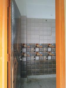 Common Bathroom Image of 900 Sq.ft 3 BHK Builder Floor for sale in DLF Ankur Vihar Ghaziabad for Rs. 3330426