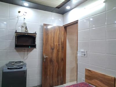 Bedroom Image of 900 Sq.ft 2 BHK Builder Floor for rent in Mansarover Garden New Delhi for Rs. 30000