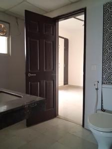 Common Bathroom Image of 1425 Sq.ft 3 BHK Apartment / Flat for sale in Paramount Floraville, Kulesara Noida for Rs. 18000000
