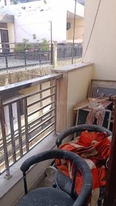 Balcony Image of 400 Sq.ft 1 BHK Builder Floor for sale in Shalimar Bagh New Delhi for Rs. 4500000