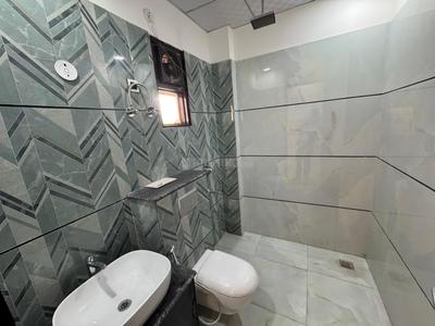 Bathroom Image of 1757 Sq.ft 3 BHK Independent House for rent in Shourya Shouryapuram, Lal Kuan Ghaziabad for Rs. 28000