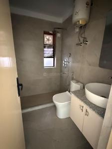 Bathroom Image of 1515 Sq.ft 3 BHK Apartment / Flat for rent in Unitech The Palms, Sector 41 Gurgaon for Rs. 75000