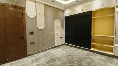 Bedroom Image of 2200 Sq.ft 4 BHK Builder Floor for sale in Kaushambi Ghaziabad for Rs. 32500000