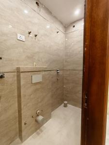 Bathroom Image of 950 Sq.ft 2 BHK Apartment / Flat for sale in Sector 73 Noida for Rs. 2799999