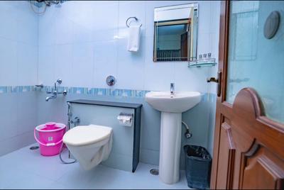 Bathroom Image of 1450 Sq.ft 3 BHK Apartment / Flat for rent in Shanti Nagar Bengaluru for Rs. 110000
